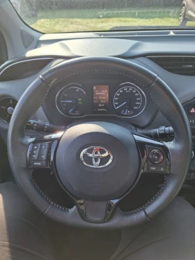 Toyota Yaris 1.5 HYBRID 100% СЕРТИФИЦИРАНО ОБСЛУЖВАНА!!! - 9714 € / 18998.93 лв. - 13252718 6