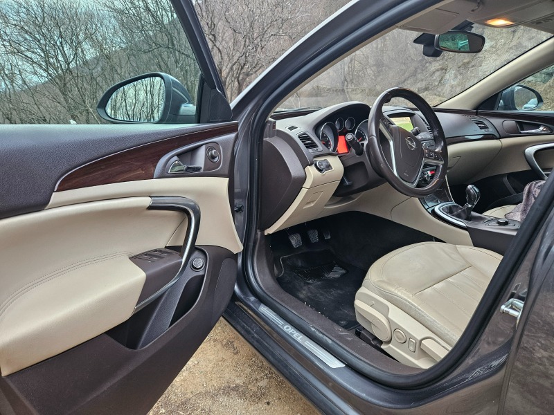 Opel Insignia 2.0 Turbo 4x4, снимка 6 - Автомобили и джипове - 45361748