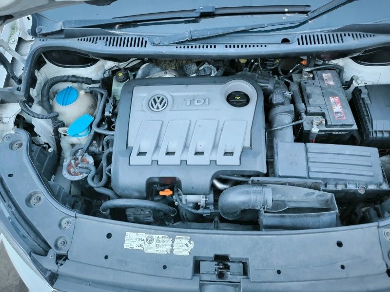 VW Touran 1.6tdi, снимка 7 - Автомобили и джипове - 46230682