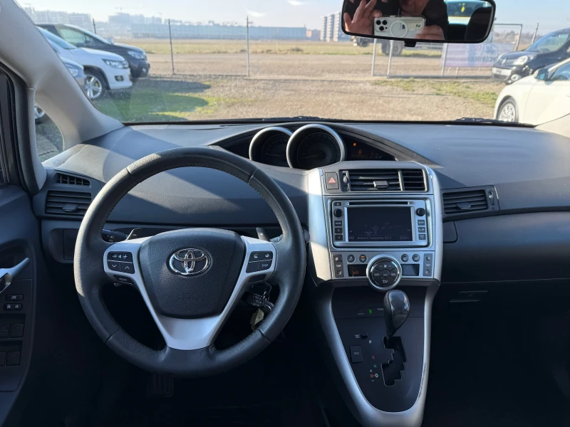 Toyota Verso 1.8i CH Navi Automat 7m, снимка 15 - Автомобили и джипове - 48504840