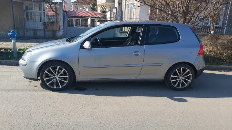 VW Golf, снимка 1 - Автомобили и джипове - 49299371