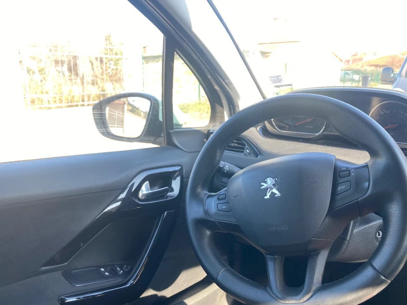 Peugeot 208, снимка 8 - Автомобили и джипове - 49394026