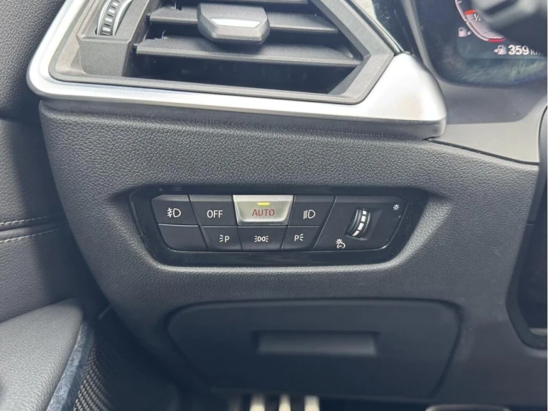 BMW 330 * 330i xDrive Sedan North America * CARFAX * ЦЕНА , снимка 13 - Автомобили и джипове - 52784612