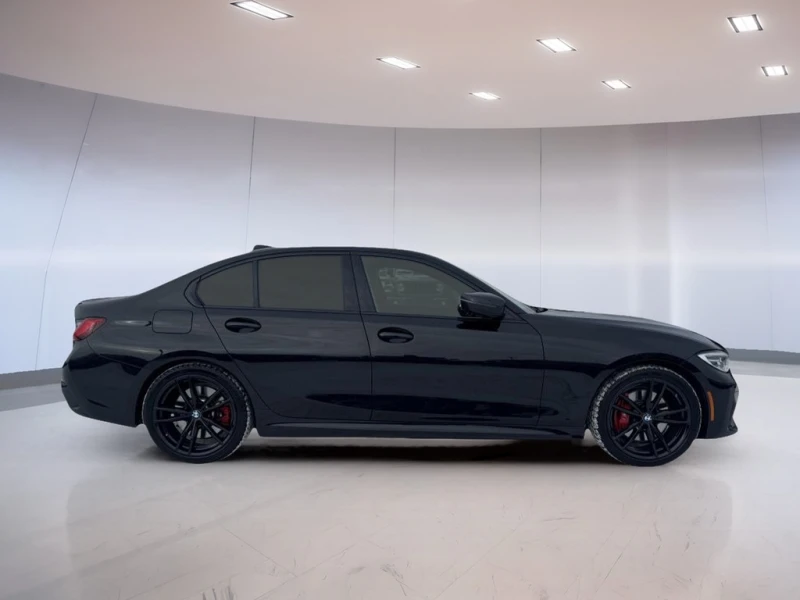 BMW 330 * 330i xDrive Sedan North America * CARFAX * ЦЕНА , снимка 4 - Автомобили и джипове - 52784612