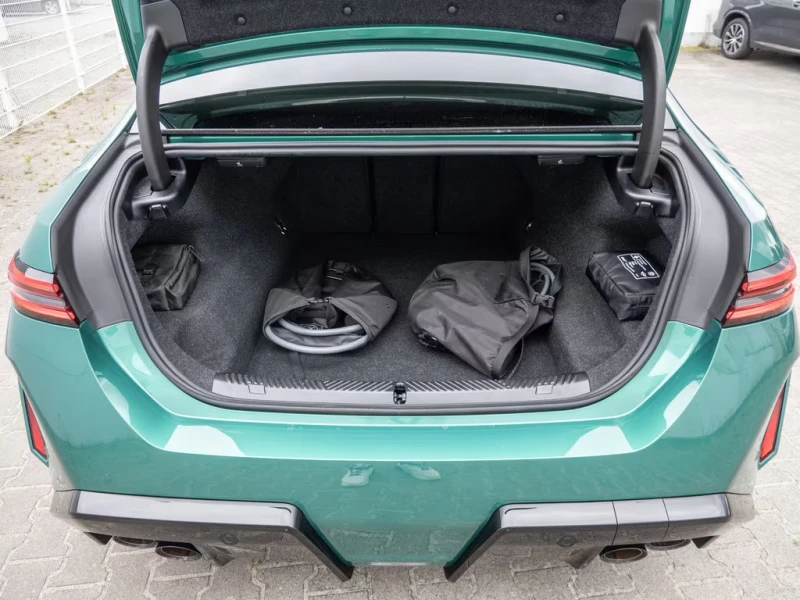 BMW M5 xDrive/727HP/CARBON/360/B&W/AHK/HUD/MEMO/711g, снимка 16 - Автомобили и джипове - 53164415