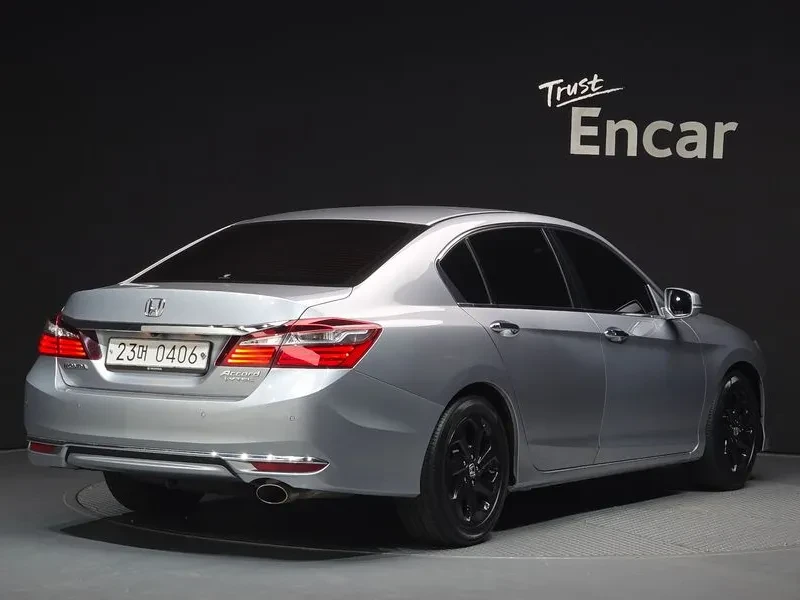 Honda Accord 2.4 9Th Generation, снимка 5 - Автомобили и джипове - 55841453