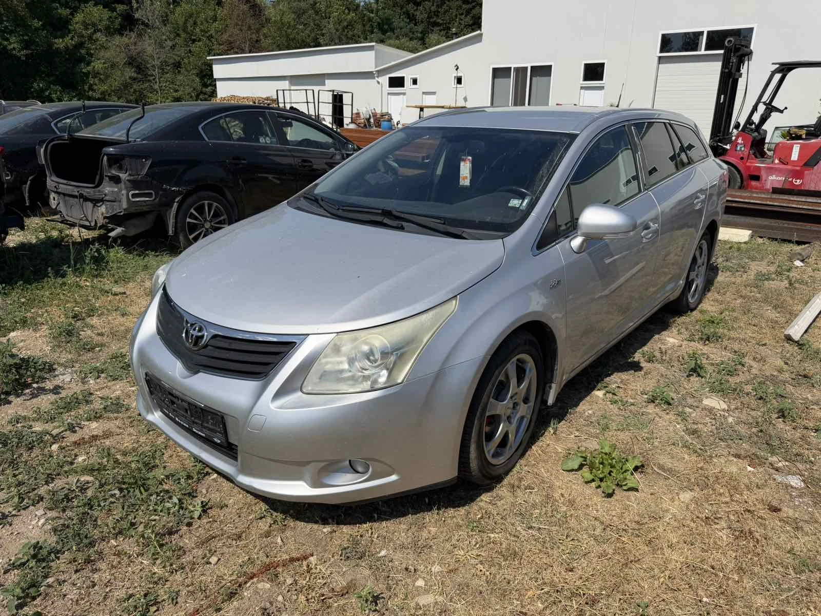 Toyota Avensis 2. 2 дизел (D-CAT, 150 к. с АВТОМАТ НА ЧАСТИ