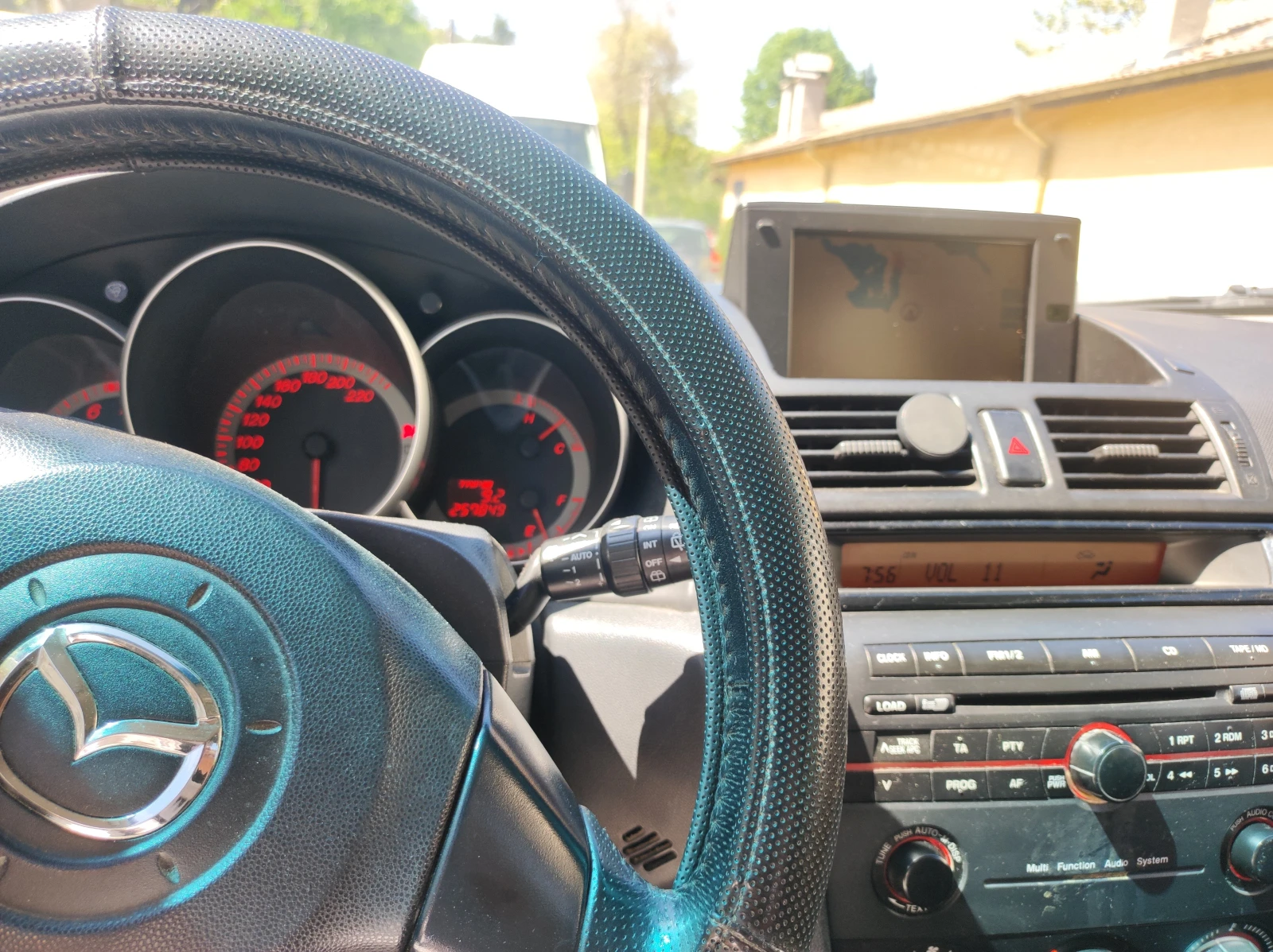 Mazda 3 Sport 2.0 - изображение 5