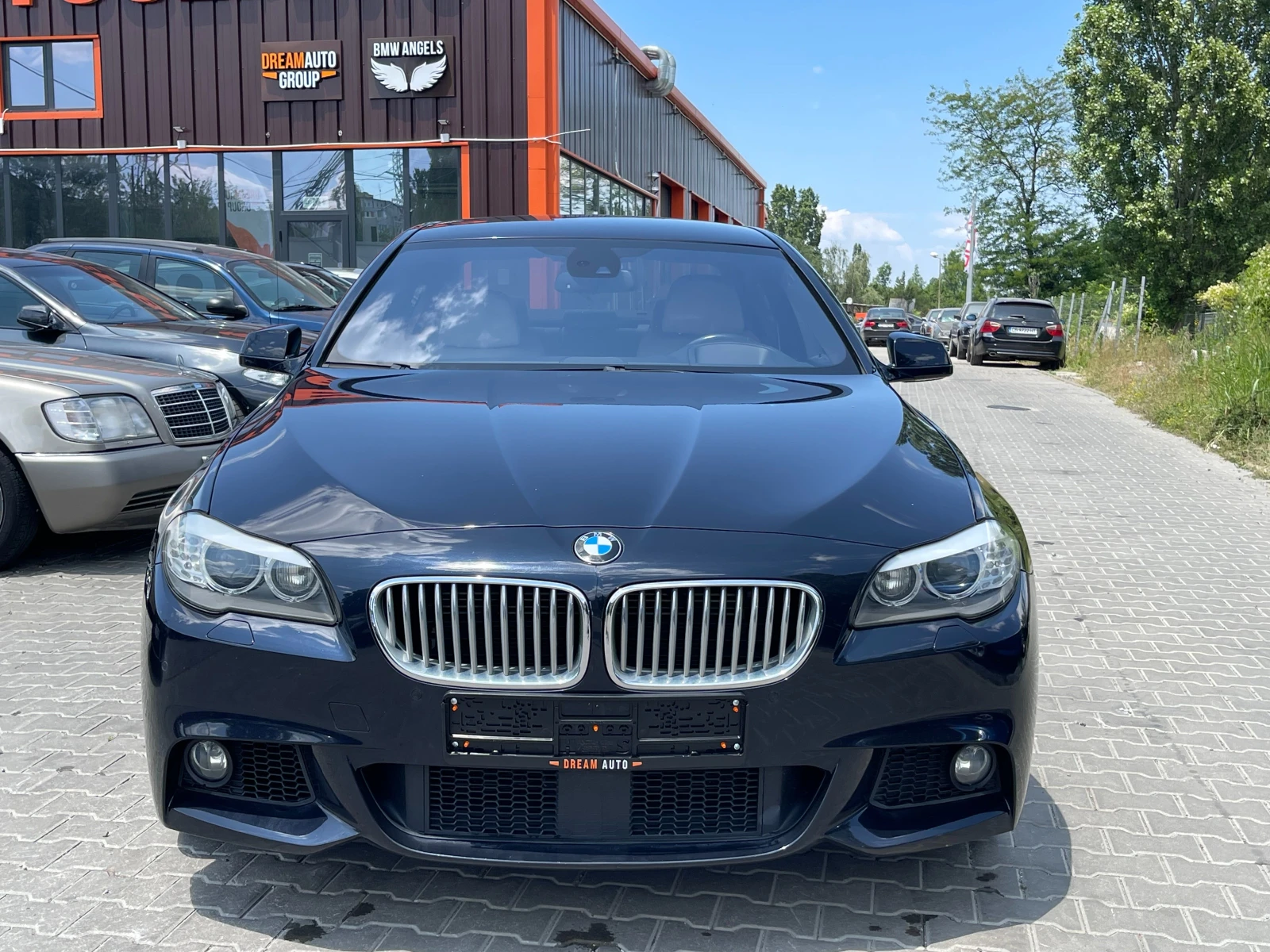 BMW 550 M Sport/ Вакуум/ Хед-ъп/ Дистроник/ 360 Камера - изображение 2