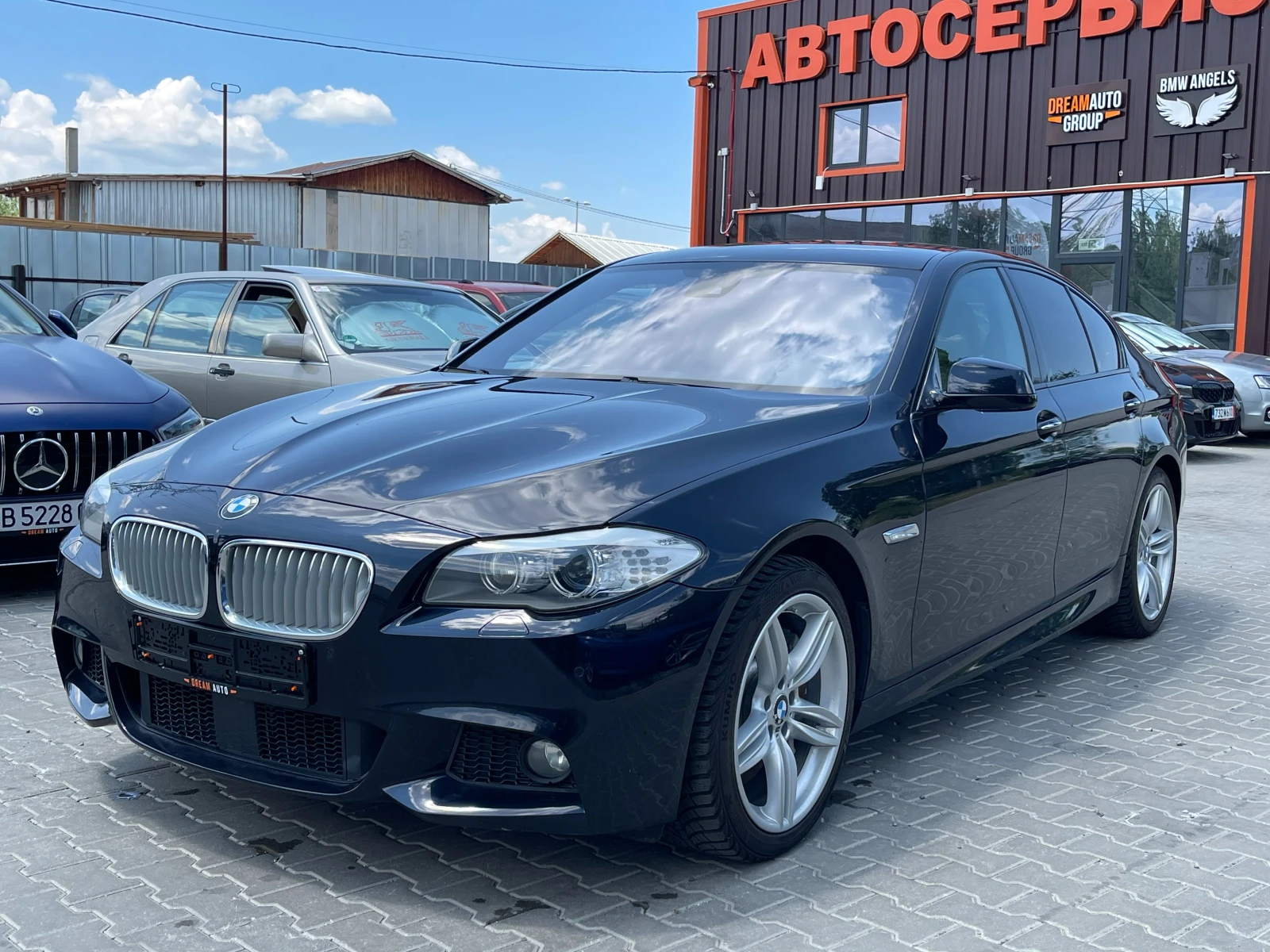 BMW 550 M Sport/ Вакуум/ Хед-ъп/ Дистроник/ 360 Камера - изображение 3