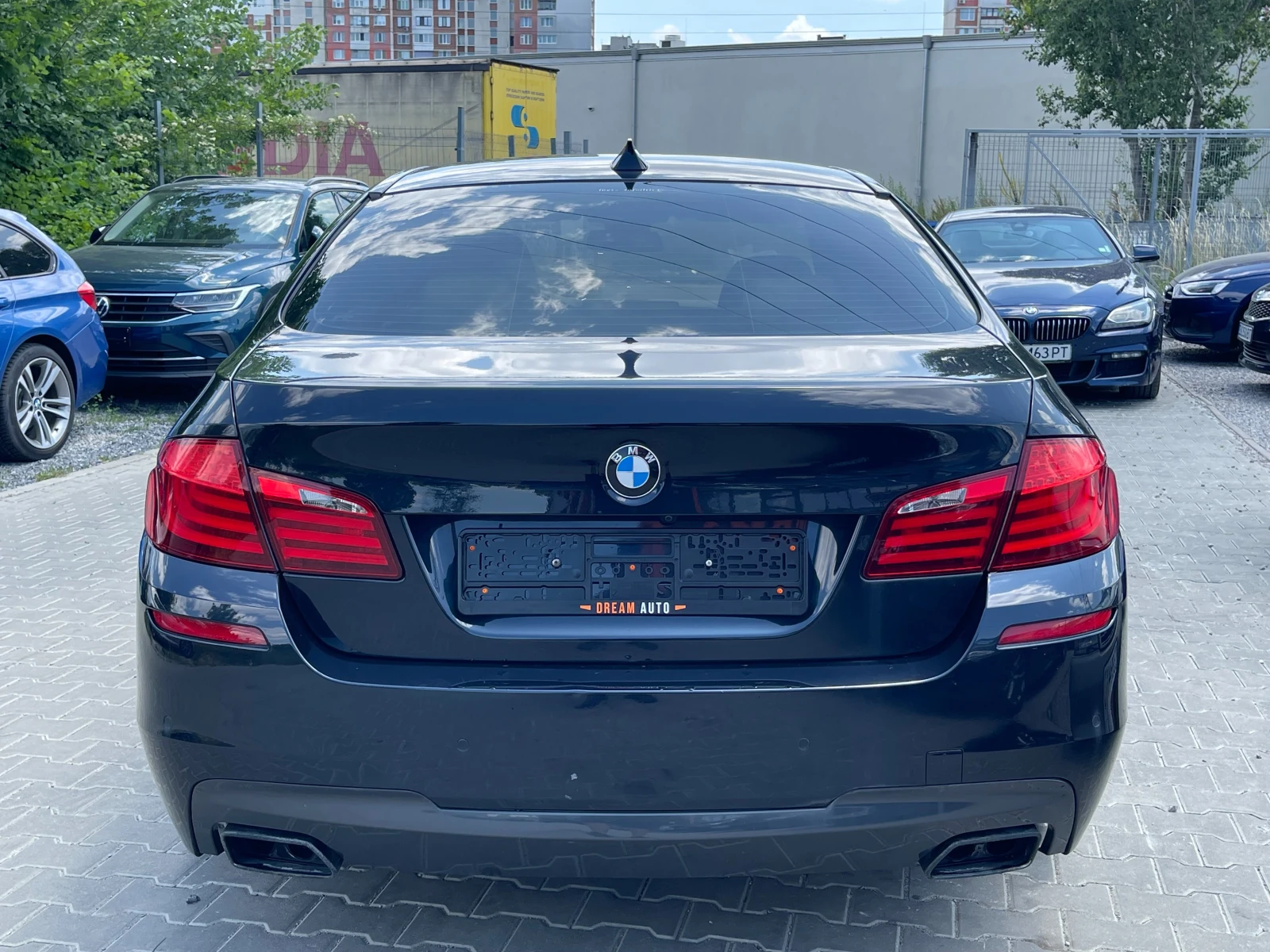 BMW 550 M Sport/ Вакуум/ Хед-ъп/ Дистроник/ 360 Камера - изображение 5