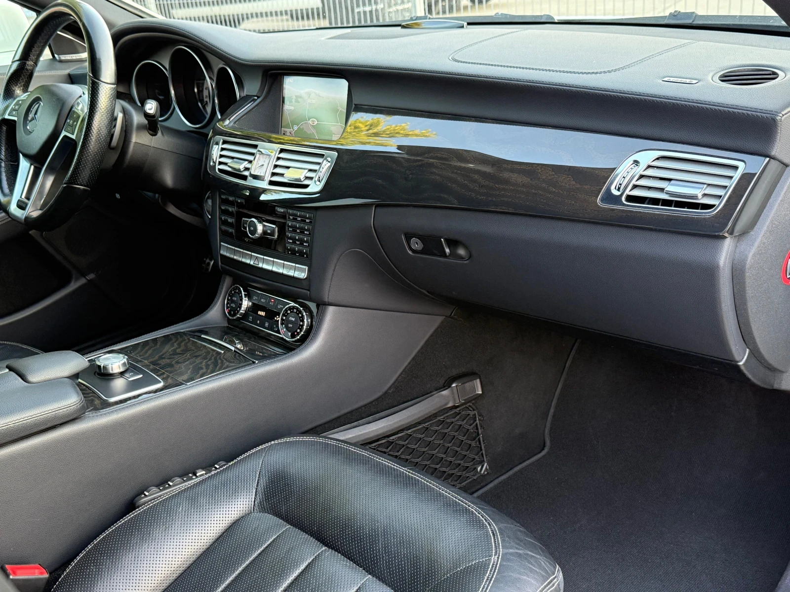 Mercedes-Benz CLS 350 AMG* 4MATIC* PODGREV* OBDUHVANE* DISTRONIK* CAMERA - изображение 8