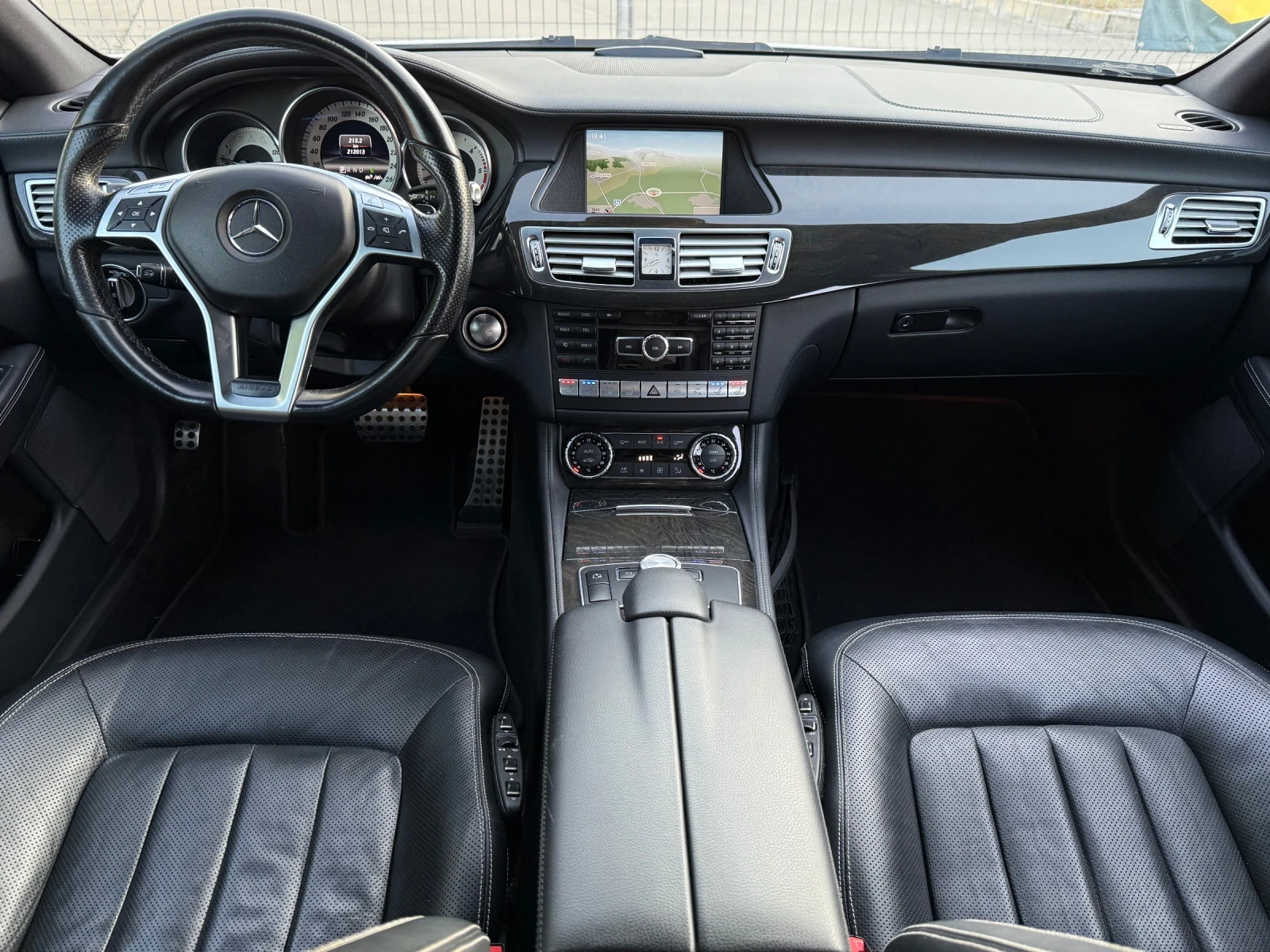 Mercedes-Benz CLS 350 AMG* 4MATIC* PODGREV* OBDUHVANE* DISTRONIK* CAMERA - изображение 9