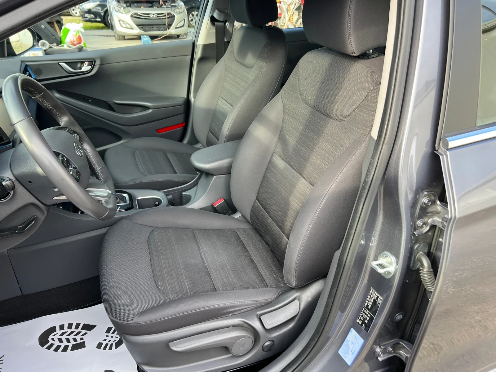 Hyundai Ioniq 1.6GDI-141�.�. HYBRID/������/����/Keyless/Infinity | Mobile.bg � ����������� 11