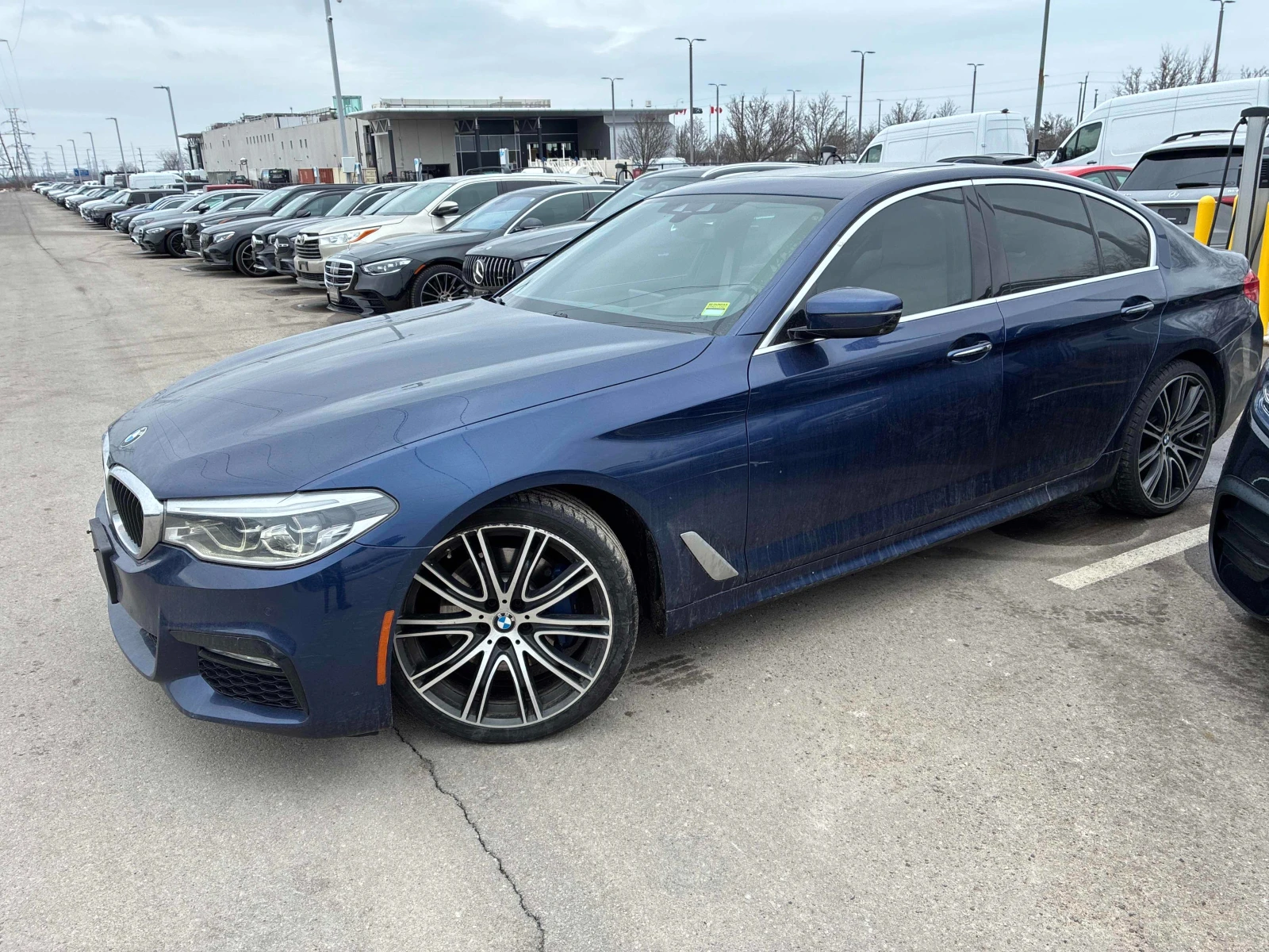 BMW 540 M* SPORT* XDRIVE* HARMON* KARDON* 360КАМЕРА* LANE*, снимка 3 - Автомобили и джипове - 53803026