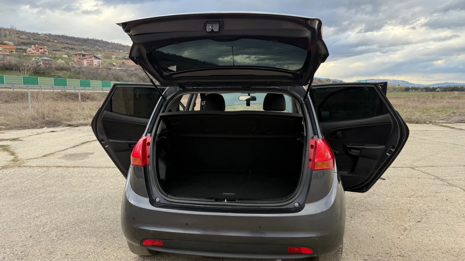 Kia Venga, снимка 14 - Автомобили и джипове - 53936960