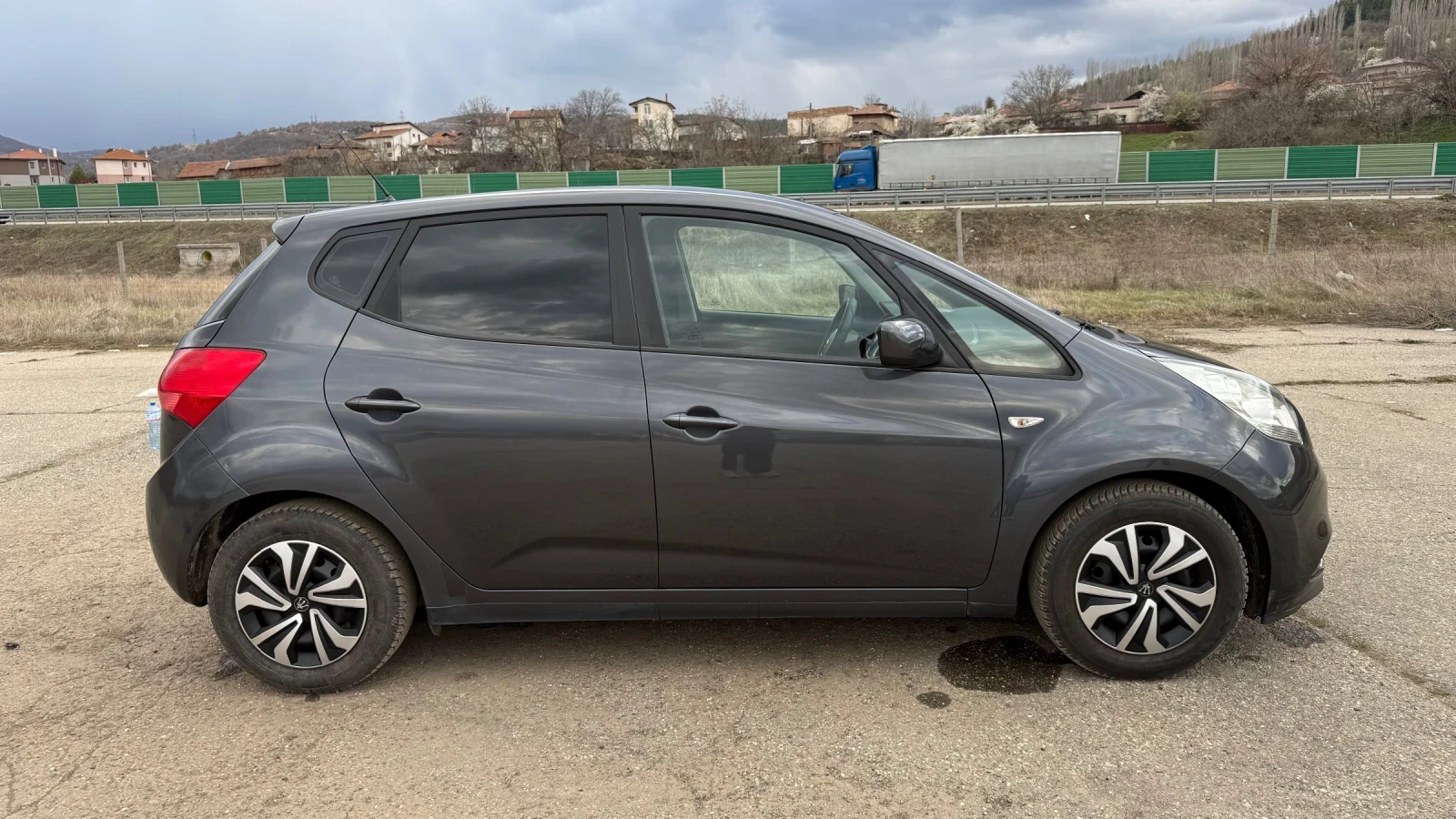 Kia Venga, снимка 3 - Автомобили и джипове - 53936960