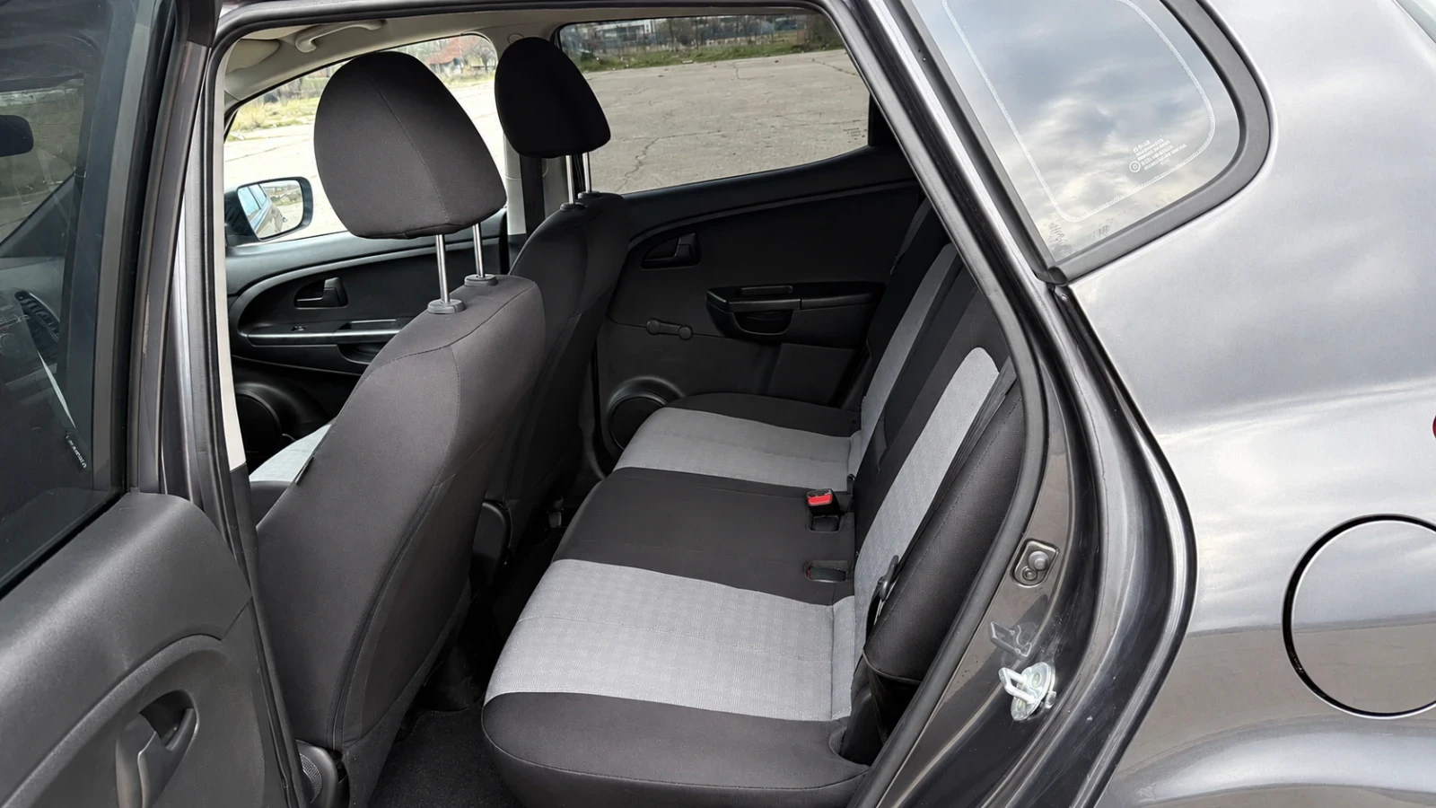 Kia Venga 1.4 бензин /газ, снимка 9 - Автомобили и джипове - 53936960