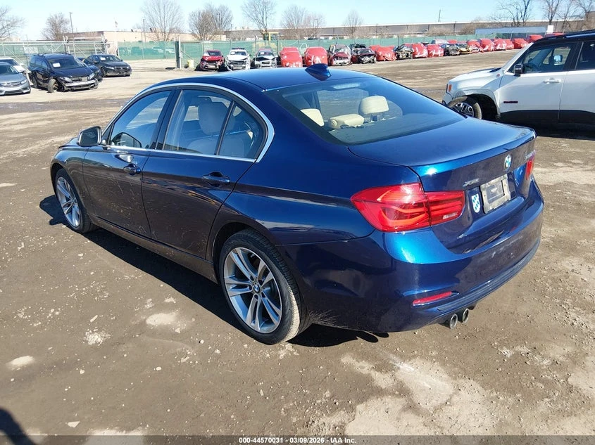 BMW 330 2.0l I xDrive, снимка 3 - Автомобили и джипове - 53955861