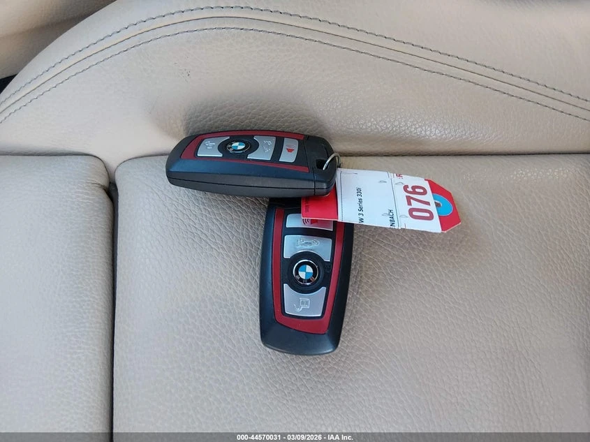 BMW 330 2.0l I xDrive, снимка 11 - Автомобили и джипове - 53955861