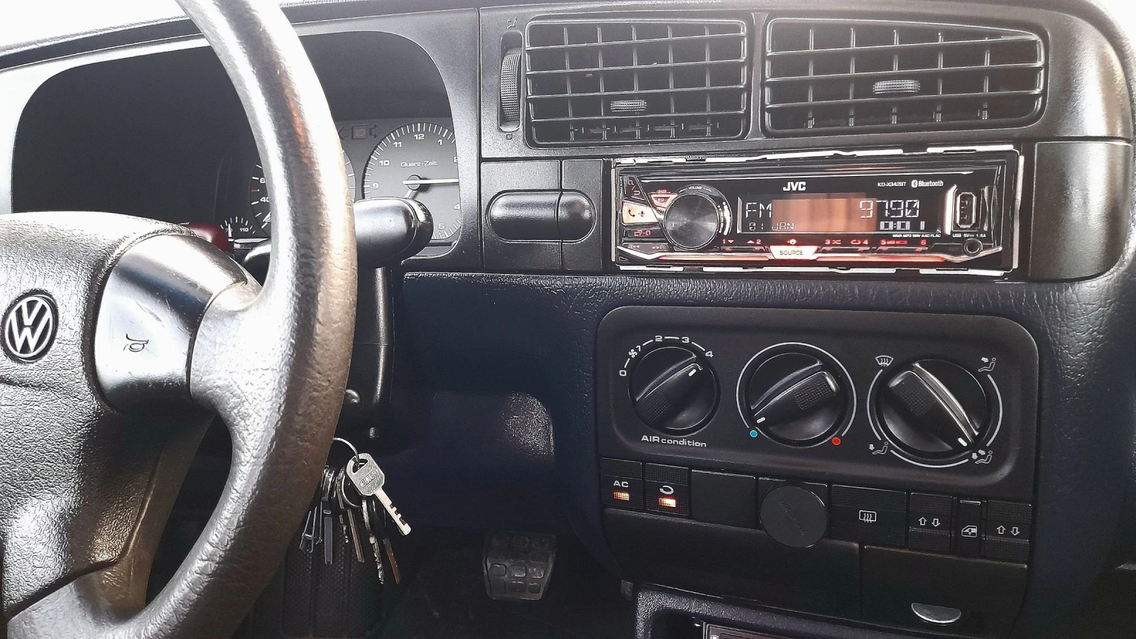 VW Golf 1.8 газ Klimatik Automatic , снимка 9 - Автомобили и джипове - 54232846