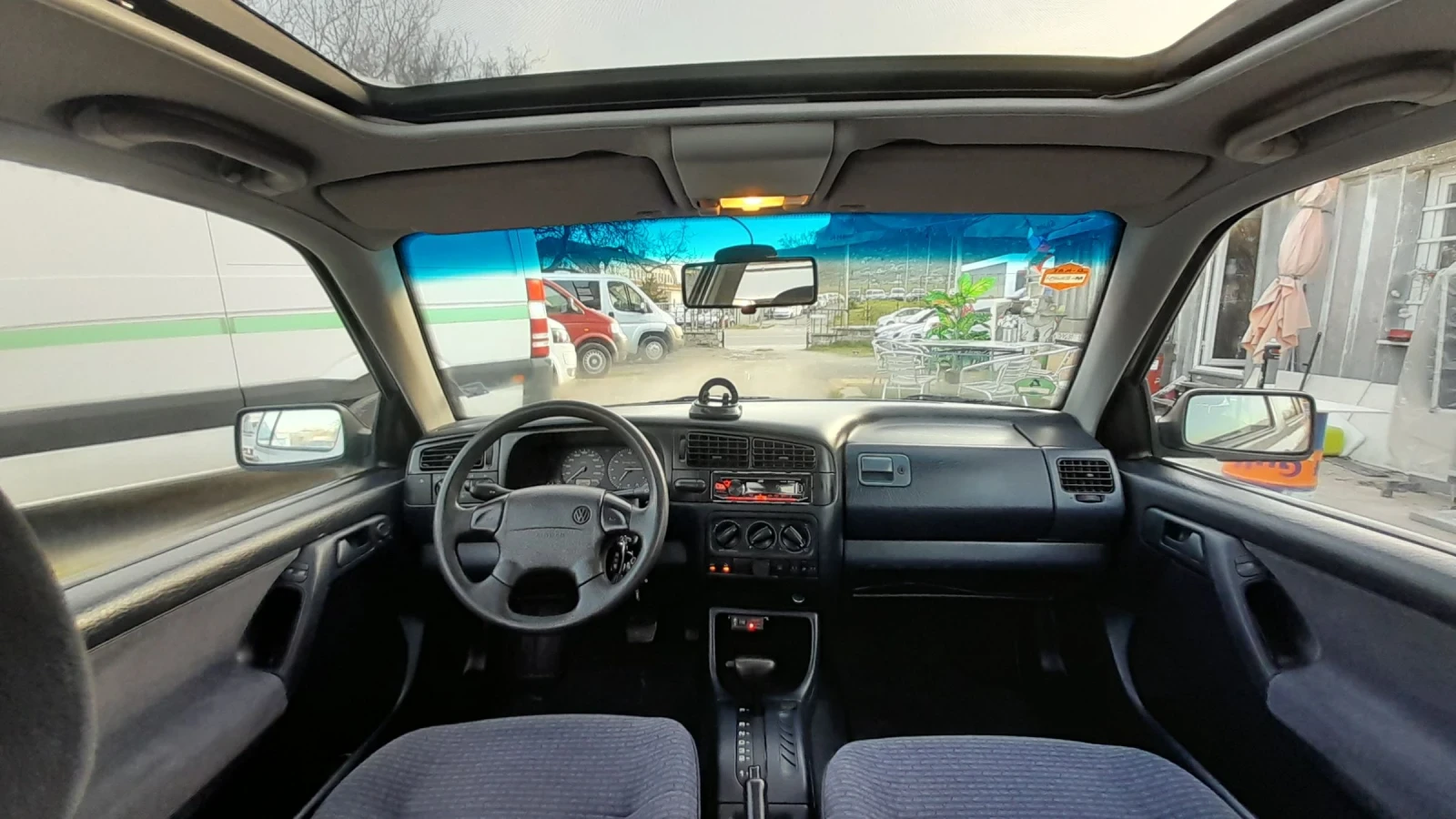 VW Golf 1.8 газ Klimatik Automatic , снимка 11 - Автомобили и джипове - 54232846