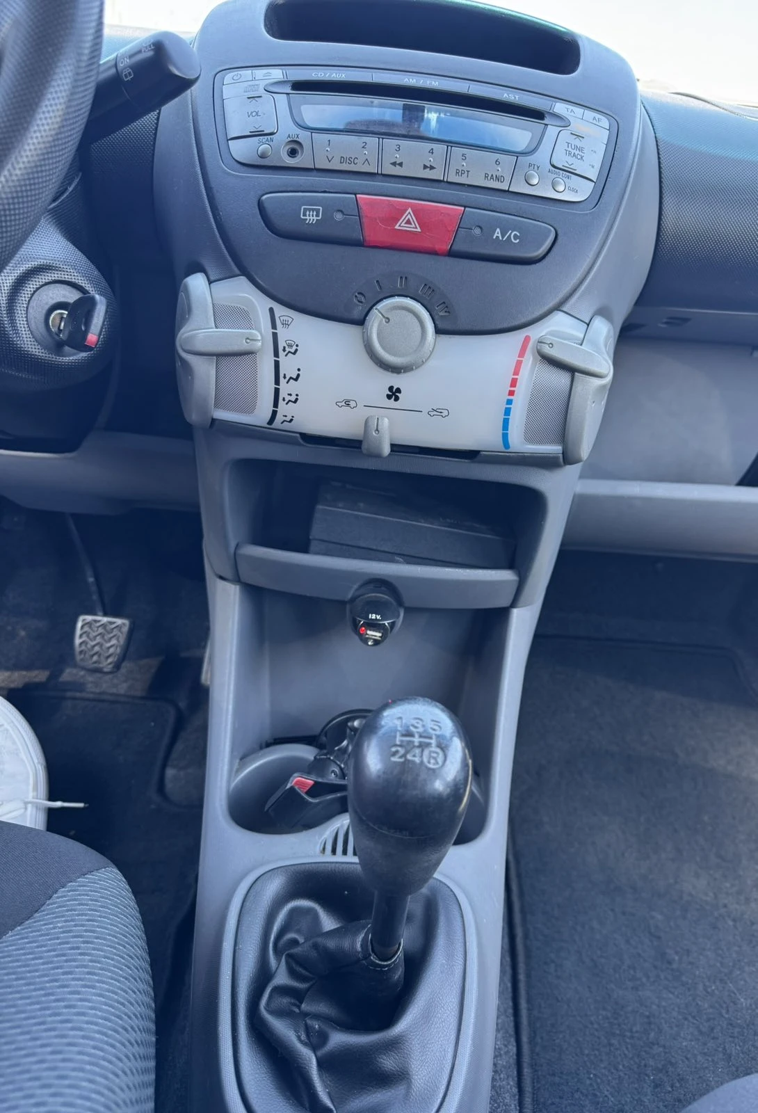 Toyota Aygo, снимка 6 - Автомобили и джипове - 54244945