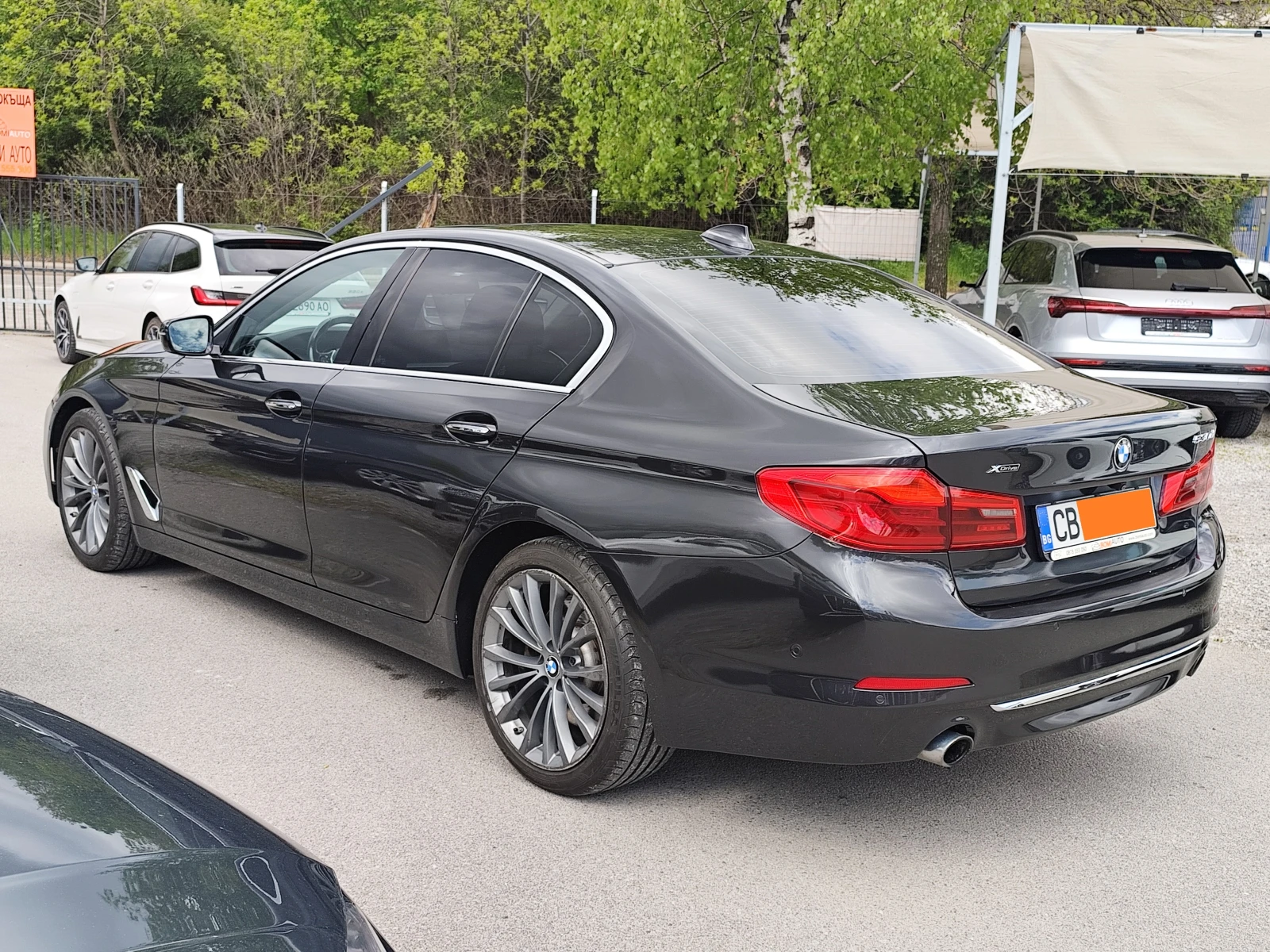 BMW 530 D XDrive* АВТОМАТИК* LED* EURO6C* , снимка 6 - Автомобили и джипове - 54376930