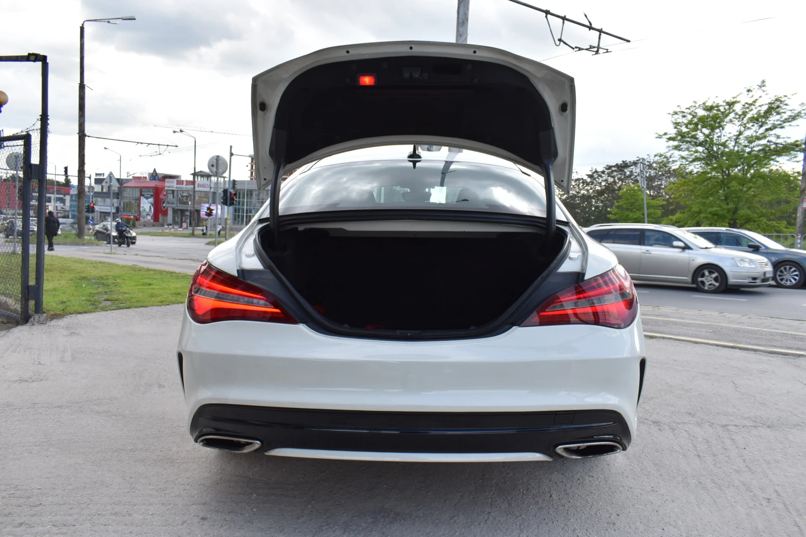 Mercedes-Benz CLA 220 AMG-LINE* FULL-LED* CAMERA, снимка 8 - Автомобили и джипове - 54628148