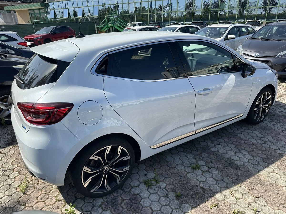 Renault Clio 1.6 Hybrid E-Tech Intens, снимка 4 - Автомобили и джипове - 54641430