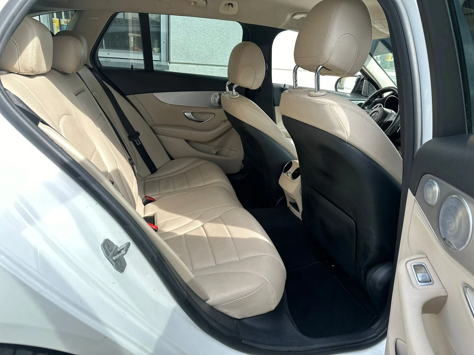 Mercedes-Benz C 180, снимка 9 - Автомобили и джипове - 54726275