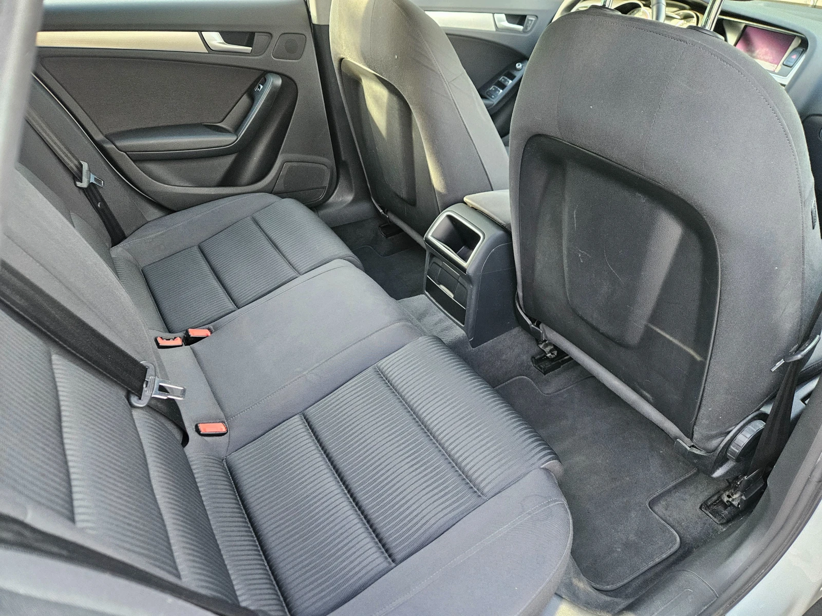 Audi A4 2.0TDi  FACELIFT , снимка 7 - Автомобили и джипове - 54790478