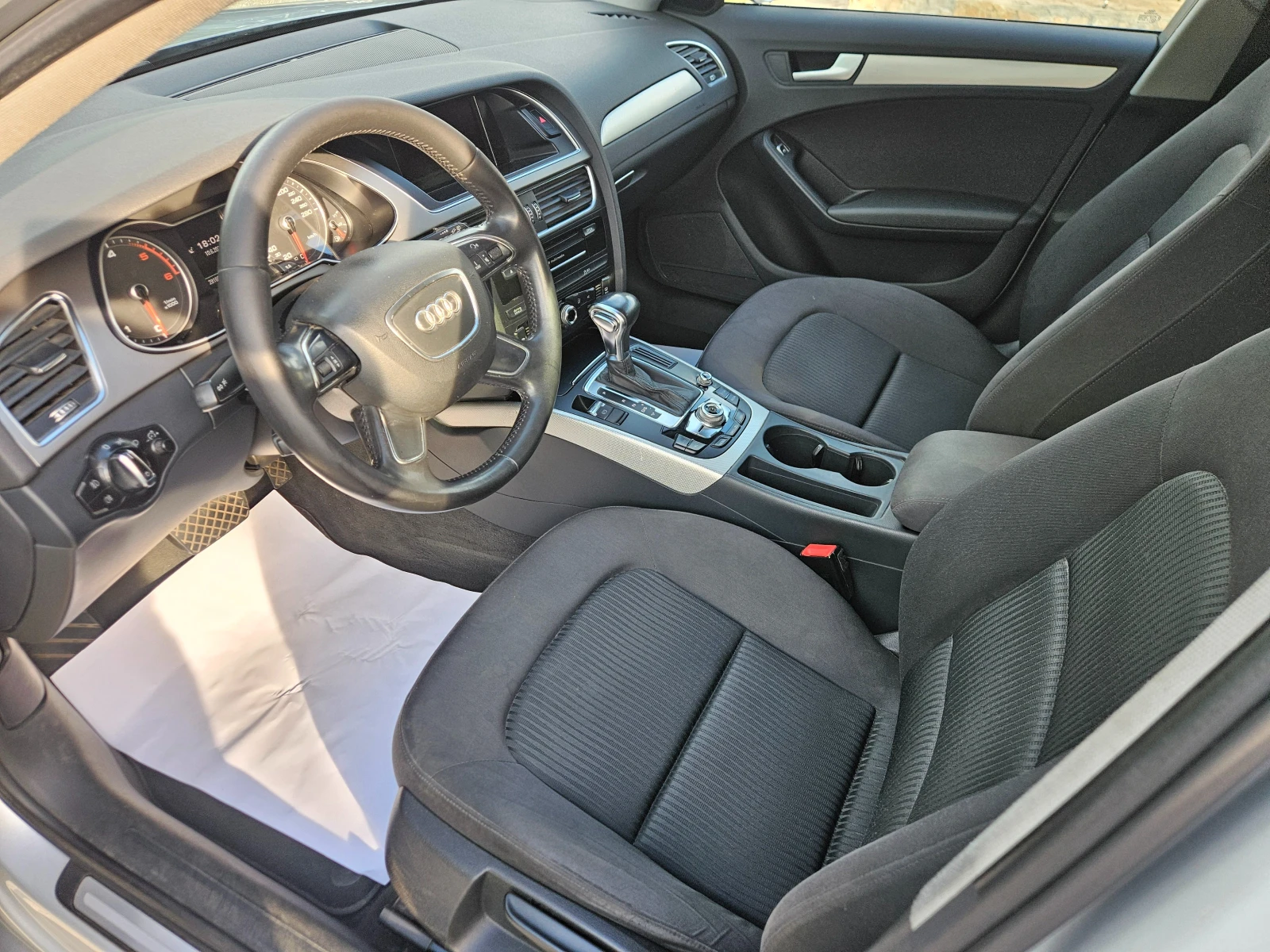 Audi A4 2.0TDi  FACELIFT , снимка 5 - Автомобили и джипове - 54790478
