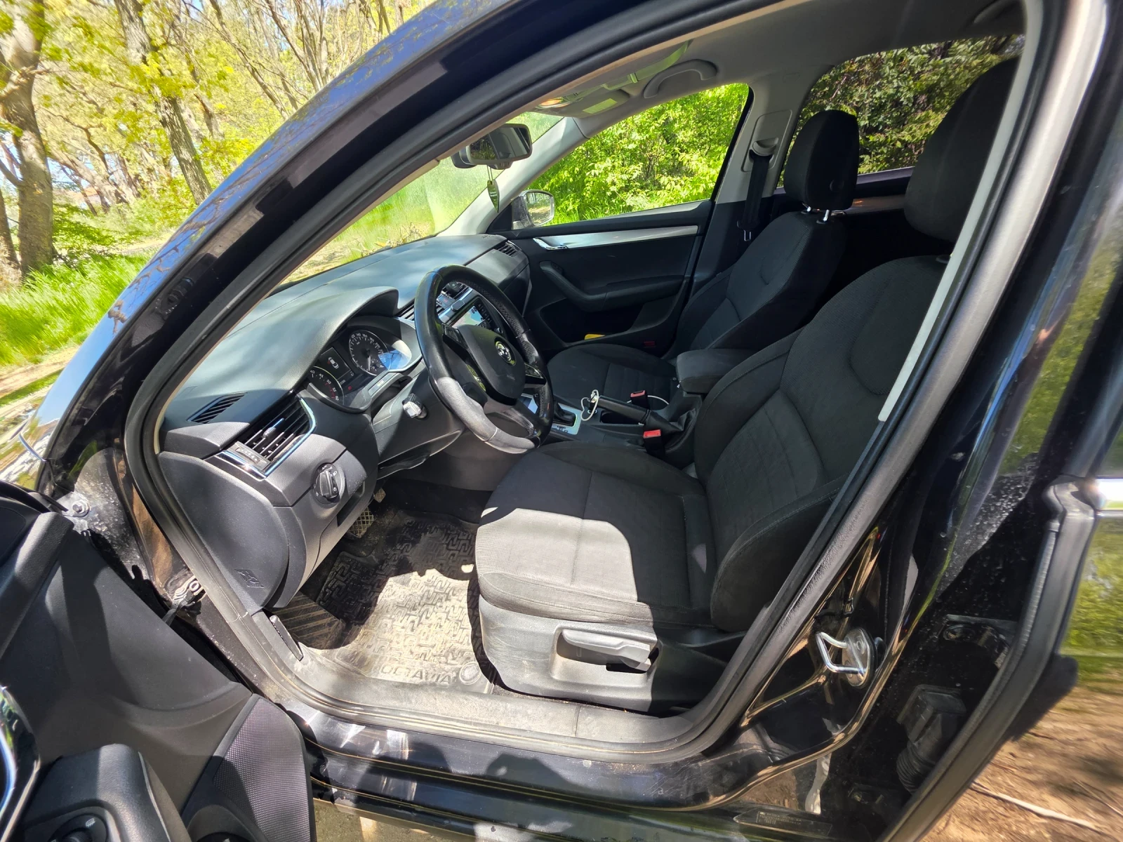Skoda Octavia 1.6 TDI, снимка 11 - Автомобили и джипове - 54985224