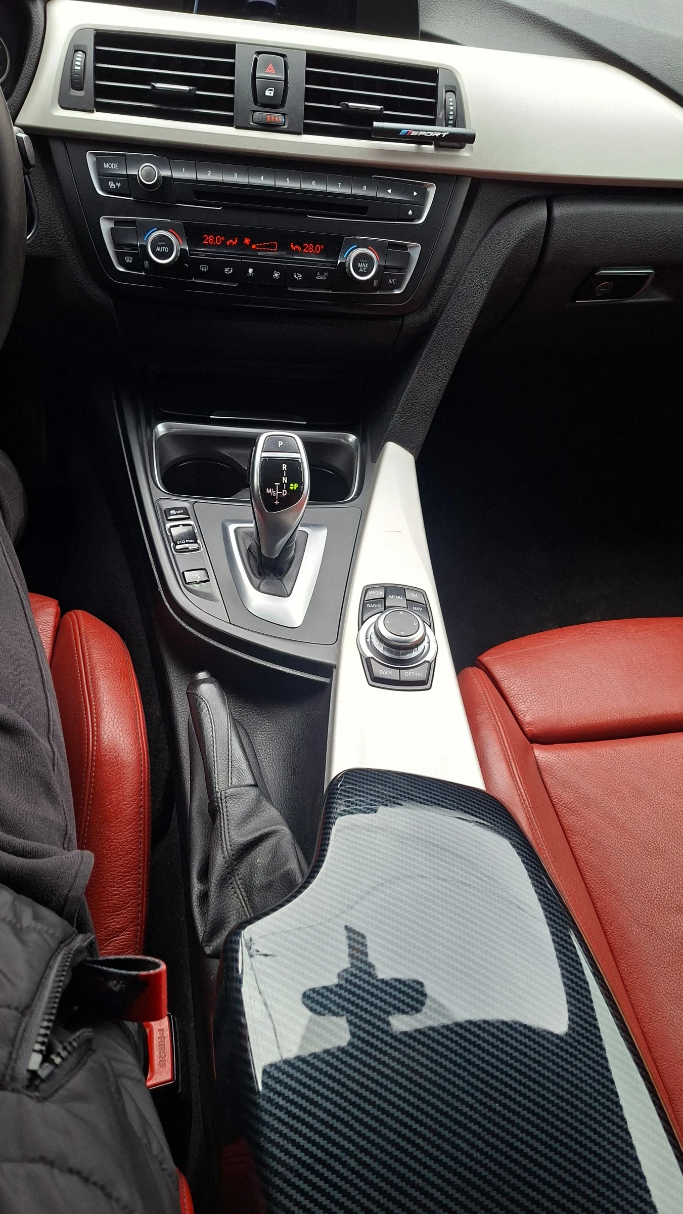 BMW 330, снимка 11 - Автомобили и джипове - 55005769
