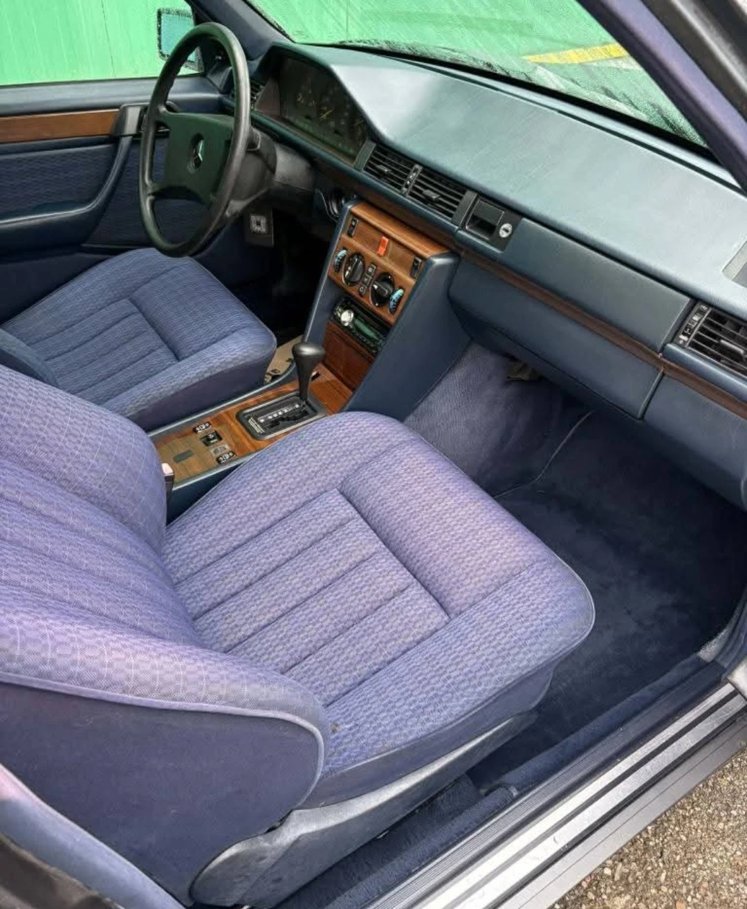 Mercedes-Benz 124 300D, снимка 11 - Автомобили и джипове - 55138071