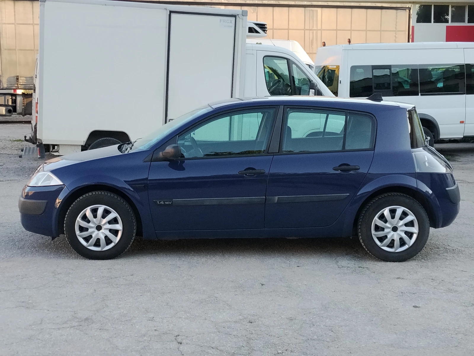 Renault Megane 1.4-16V, снимка 6 - Автомобили и джипове - 55290584