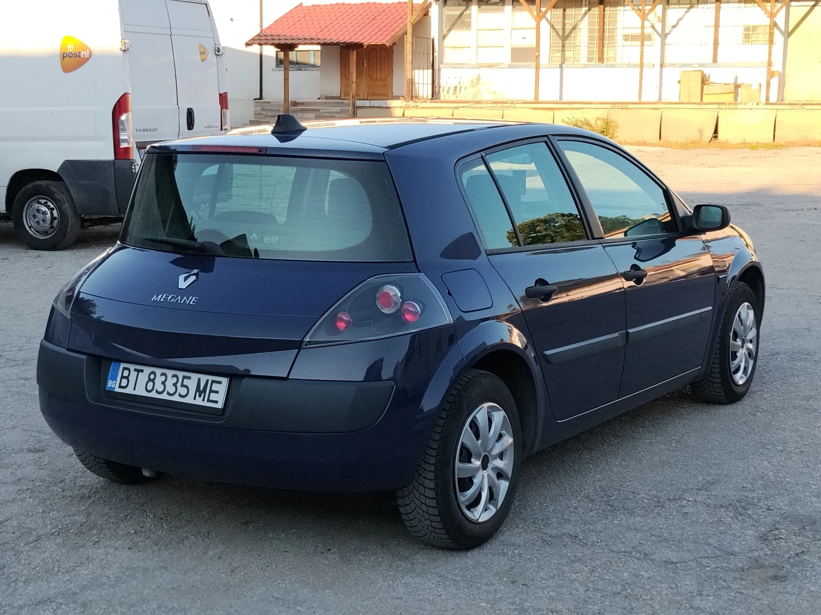 Renault Megane 1.4-16V, снимка 4 - Автомобили и джипове - 55290584
