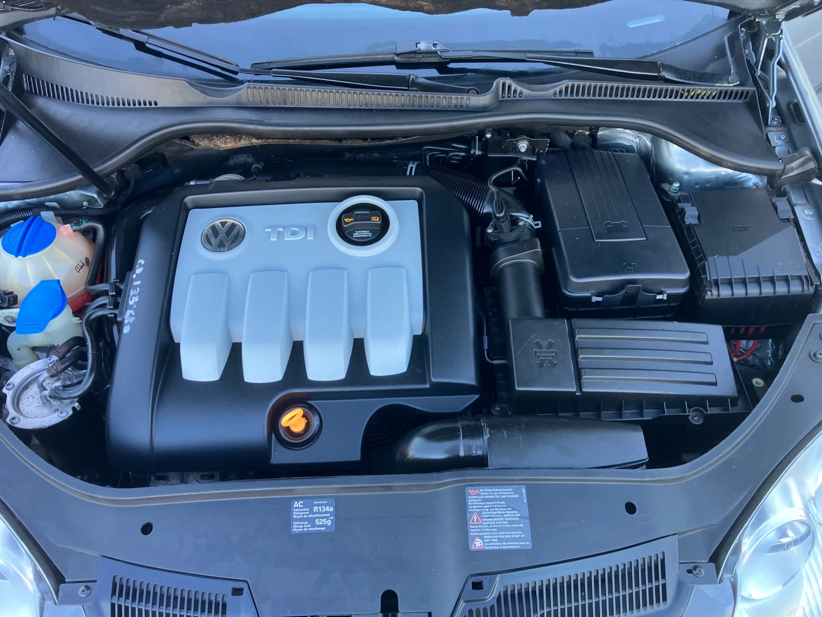VW Golf 1.9TDI-HLINE, снимка 16 - Автомобили и джипове - 55779335