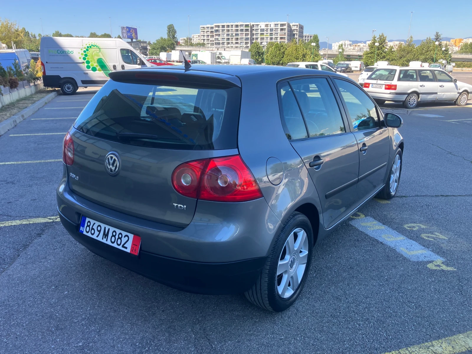VW Golf 1.9TDI-HLINE, снимка 6 - Автомобили и джипове - 55779335