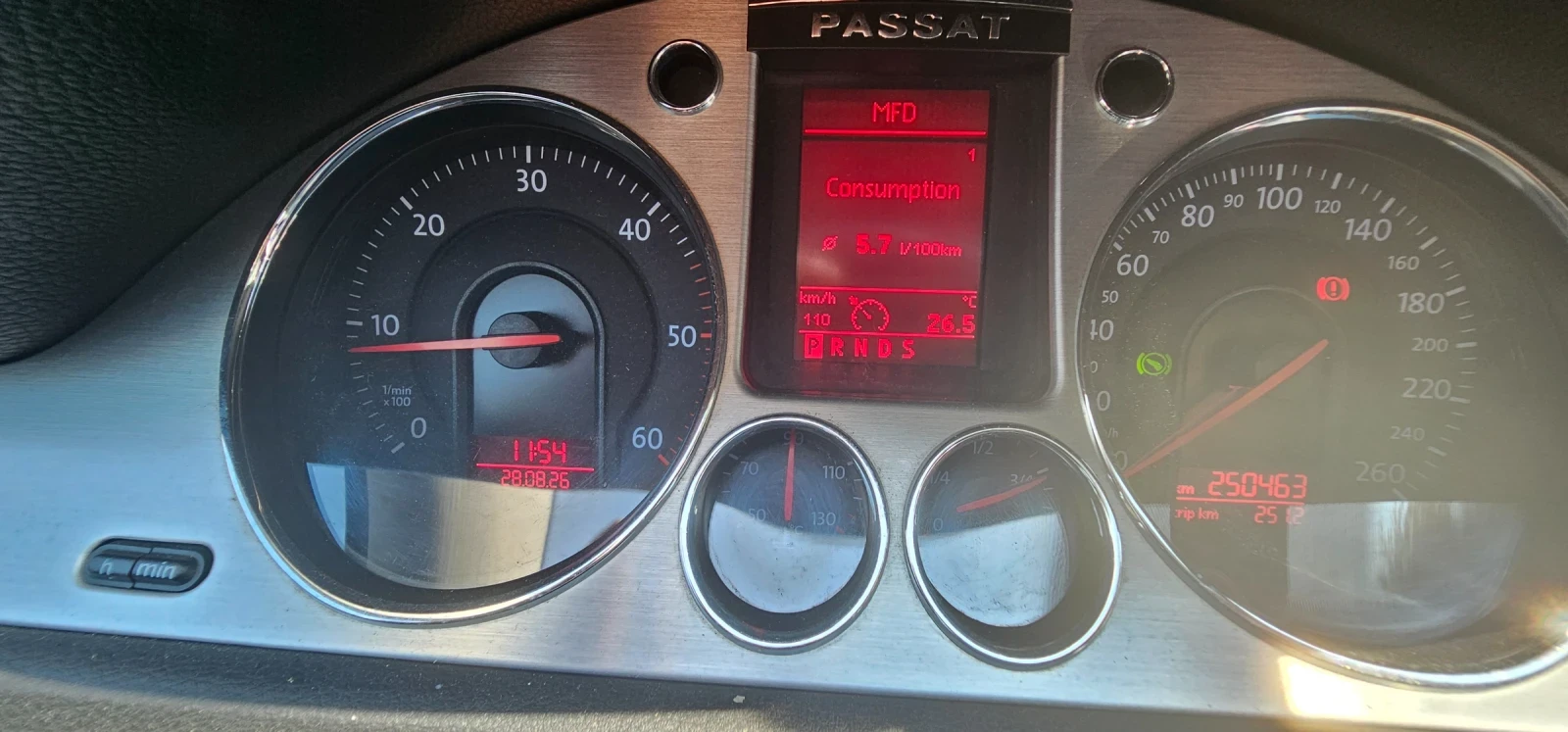 VW Passat, снимка 8 - Автомобили и джипове - 55854065