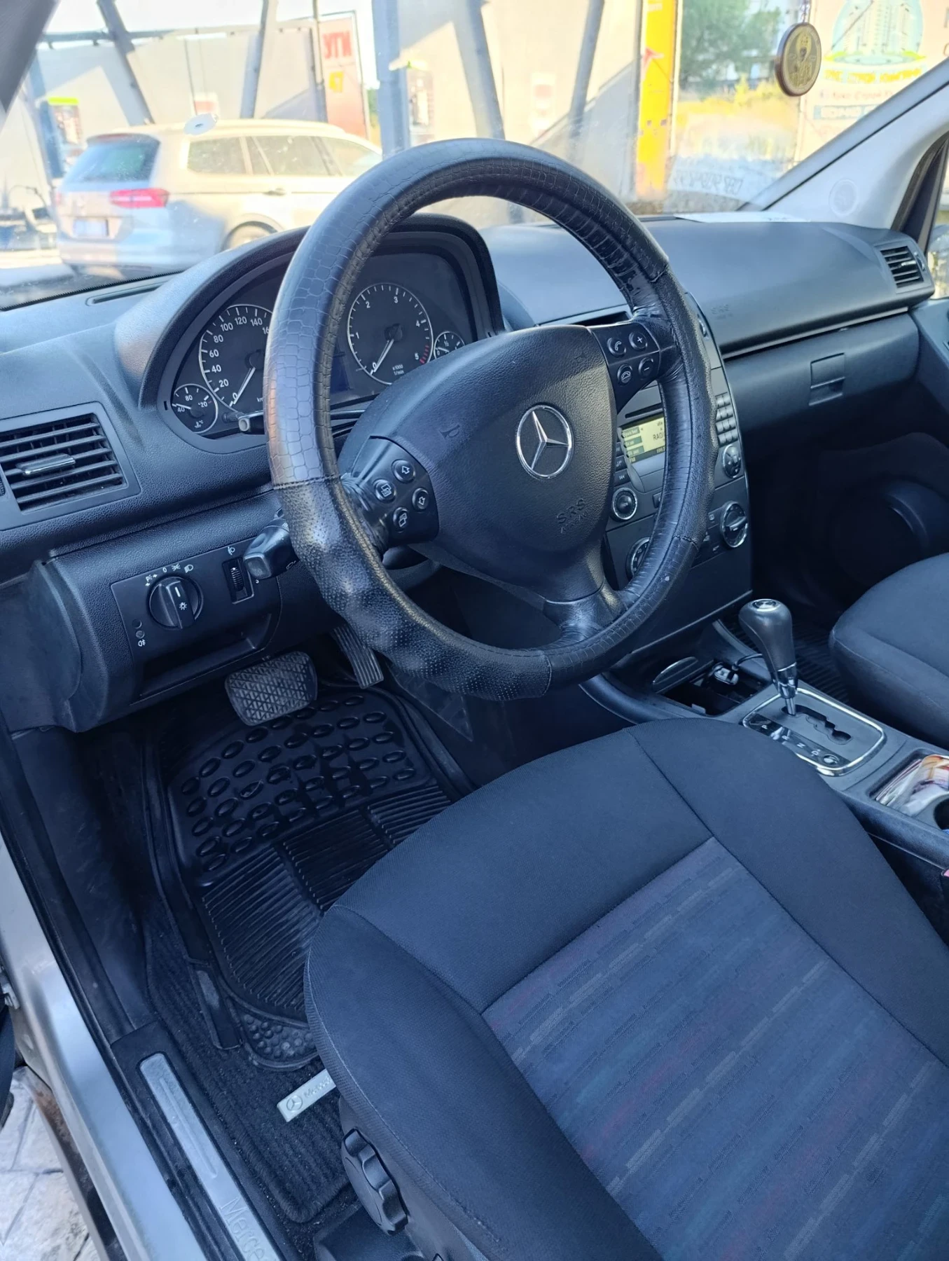 Mercedes-Benz A 180 А клас, снимка 4 - Автомобили и джипове - 55874893