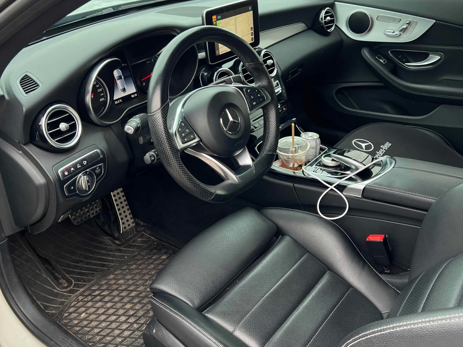 Mercedes-Benz C 300 * АМГ ПАКЕТ * 360 КАМЕРА * СЛЕДЕНЕ НА ЛЕНТИ * ПАНО, снимка 7 - Автомобили и джипове - 55968104