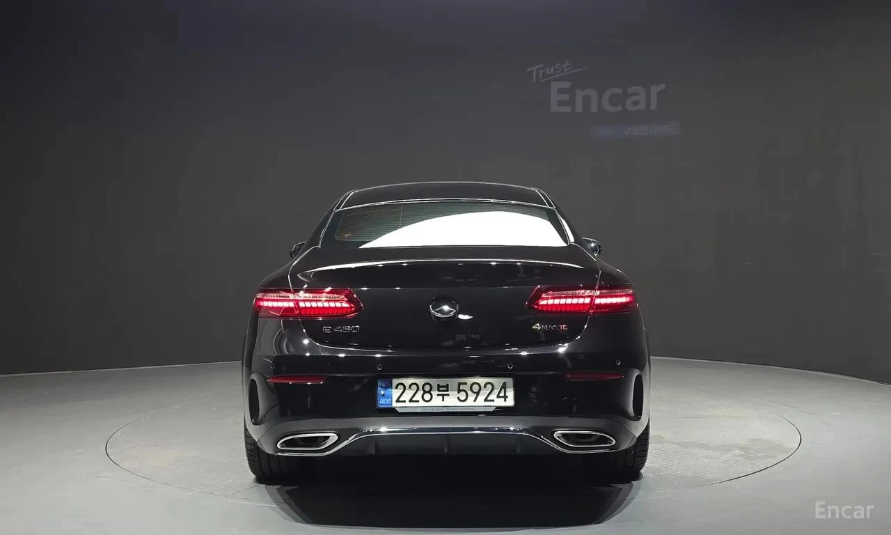 Mercedes-Benz E 450 4MATIC Coupe/ОБДУХВАНЕ/ДИСТРОНИК/360 , снимка 4 - Автомобили и джипове - 56042019