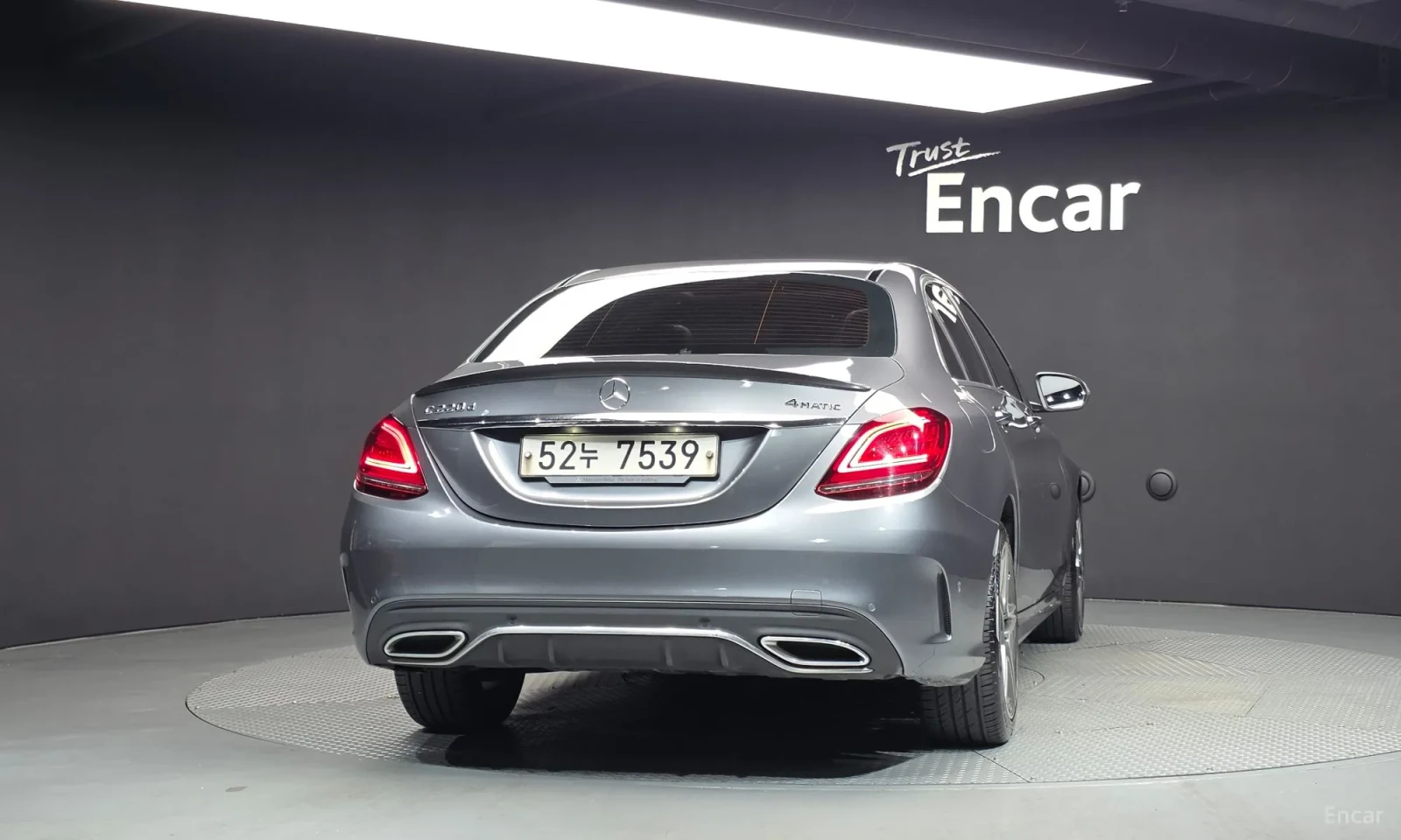 Mercedes-Benz C 220 4MATIC\AMG Line\TOP CENA, снимка 4 - Автомобили и джипове - 56185658