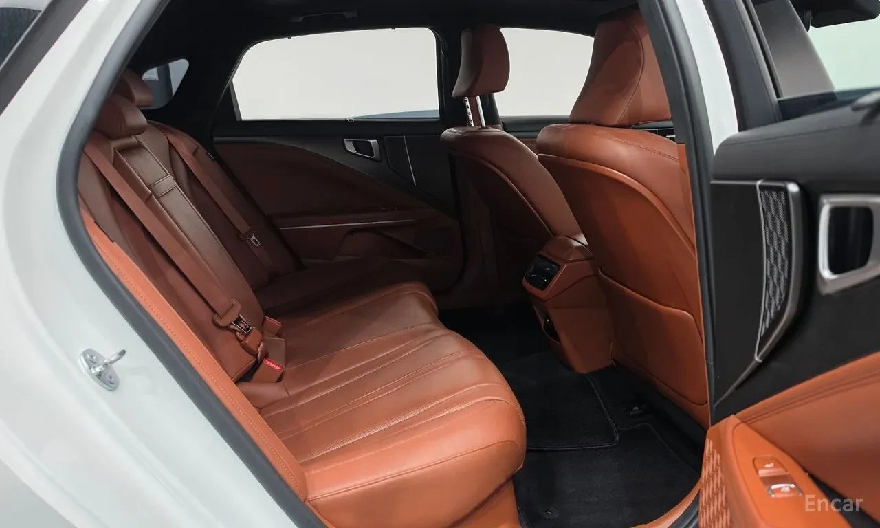Kia K8 NOBLESSE* 360 КАМЕРИ* ПАНОРАМА* ОБДУХ* КРАЙНА ЦЕНА, снимка 13 - Автомобили и джипове - 56388977