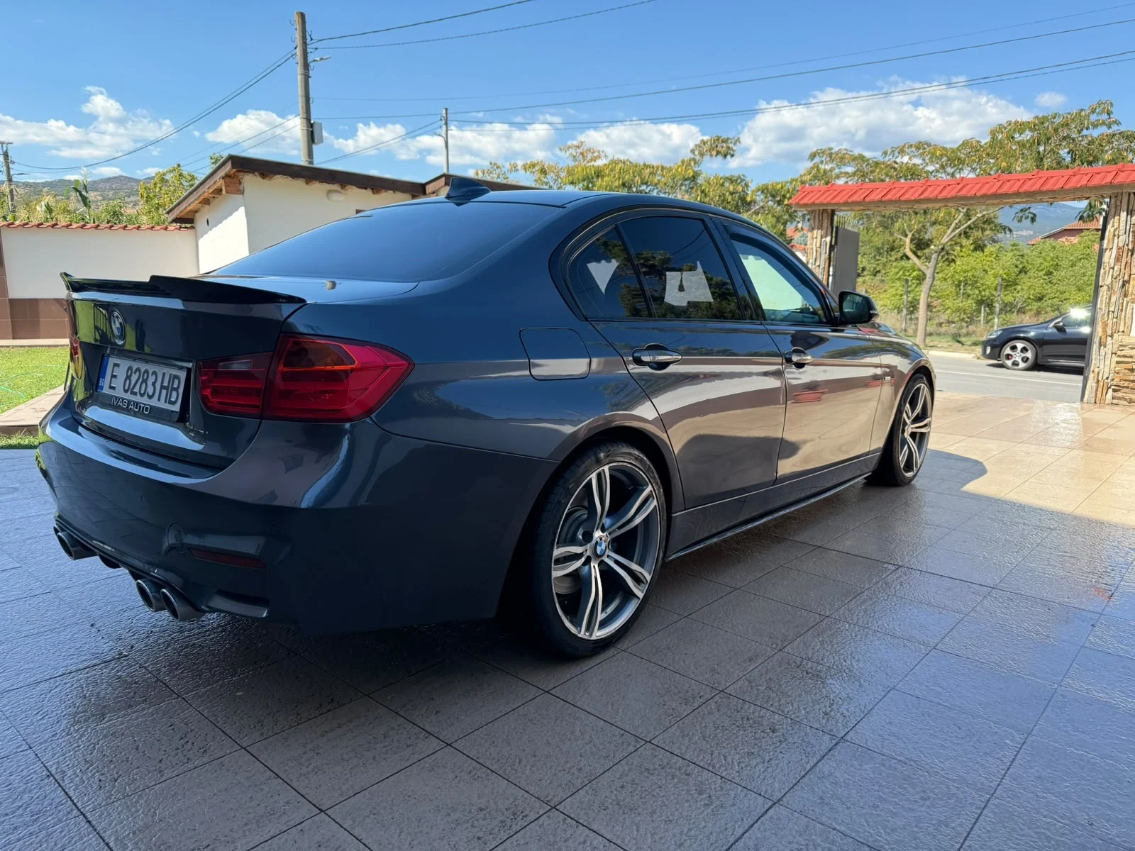 BMW 330