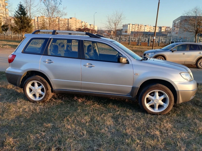 Mitsubishi Outlander, снимка 1 - Автомобили и джипове - 47297347