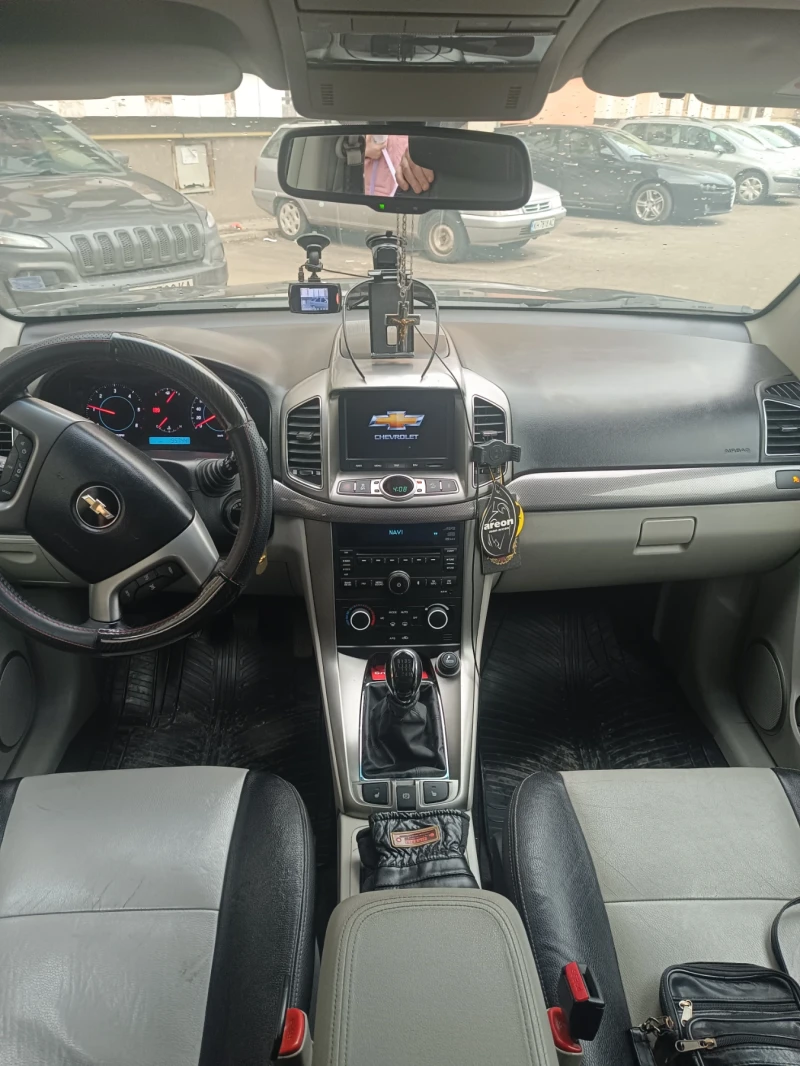 Chevrolet Captiva, снимка 8 - Автомобили и джипове - 48772151