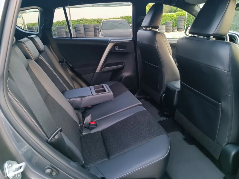 Toyota Rav4 2.0i-152кс-ШВЕЙЦАРИЯ-FACELIFT-6ск-4Х4-NAVI-Keyless, снимка 11 - Автомобили и джипове - 51098203